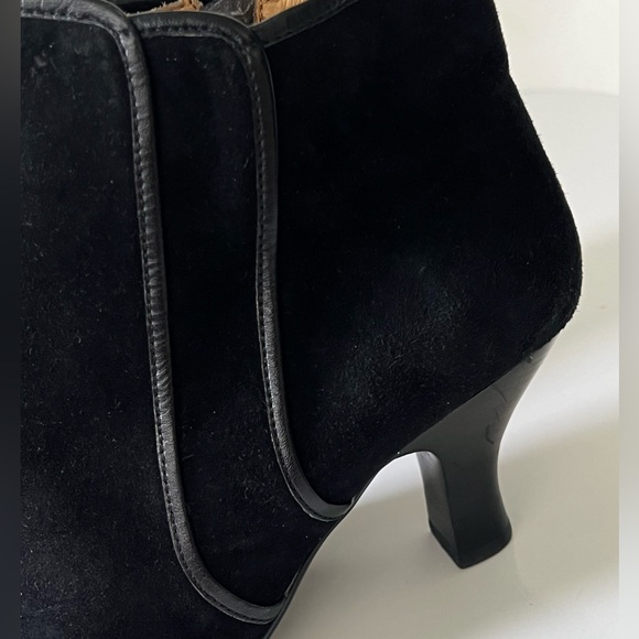Sofft Black Suede Leather Side Zipper Ankle Boots Victorian Booties Size 9 W - Picture 7 of 16